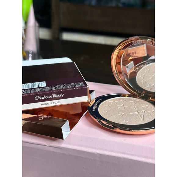 CHARLOTTE TILBURY GLOW GLIDE HIGHLIGHTER SHADE MOONLIT/GLOW - Picture 3 of 6
